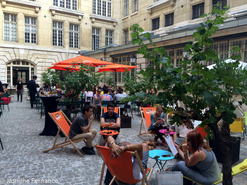 Cafe Cour in Marais