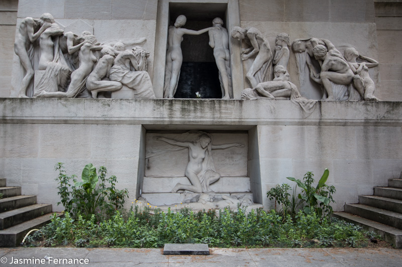 Aux Morts ossuary, Pere Lachaise Cemetery